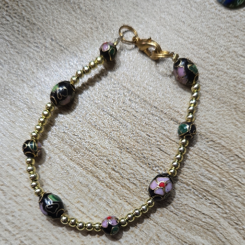 Vintage Floral Cloissone And Gold Tone Beaded Bracelet💫